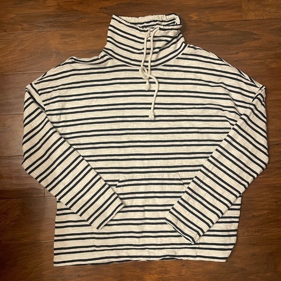 Carve Designs Funnel Neck Pullover Size XL - Picture 2 of 6